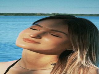 shaved pussy webcam VerlineBurth