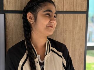 beautiful webcamgirl YukoKlapper