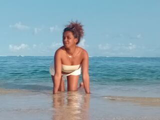 naked cam chatroom hasinatahina